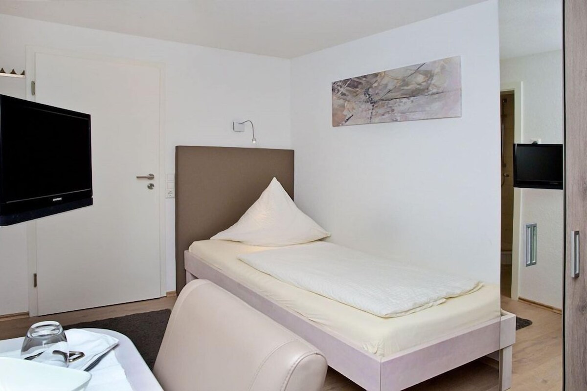 Basic Single Room
