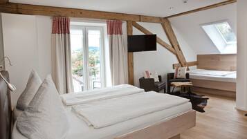 Triple Room | 2 bedrooms, hypo-allergenic bedding, individually decorated