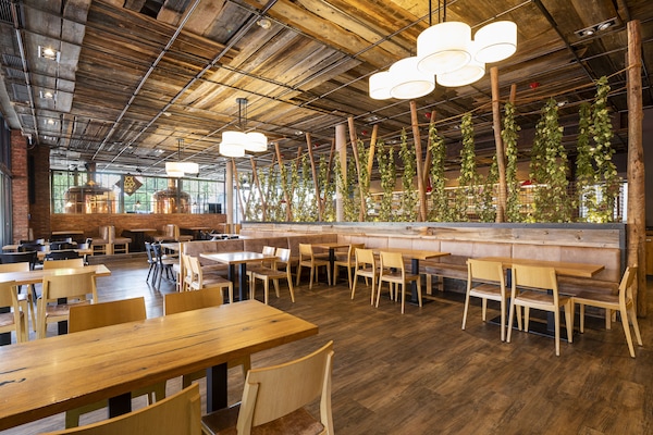 Aperto a pranzo e cena, cucina tedesca