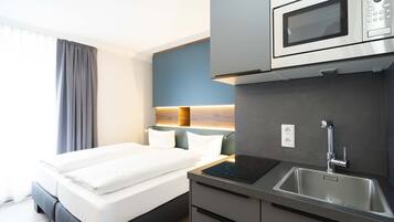 Studio | In-room safe, desk, free WiFi, bed sheets