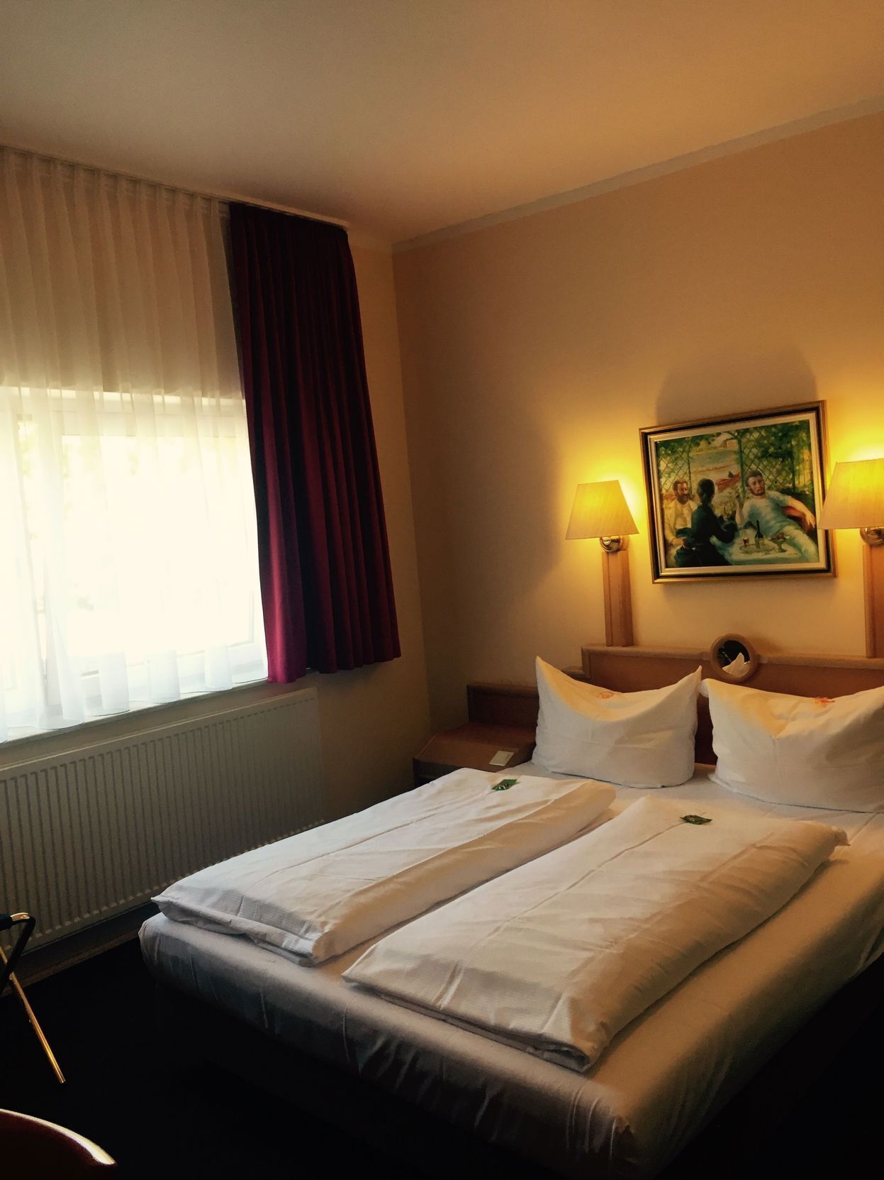 In-room safe, desk, soundproofing, iron/ironing board