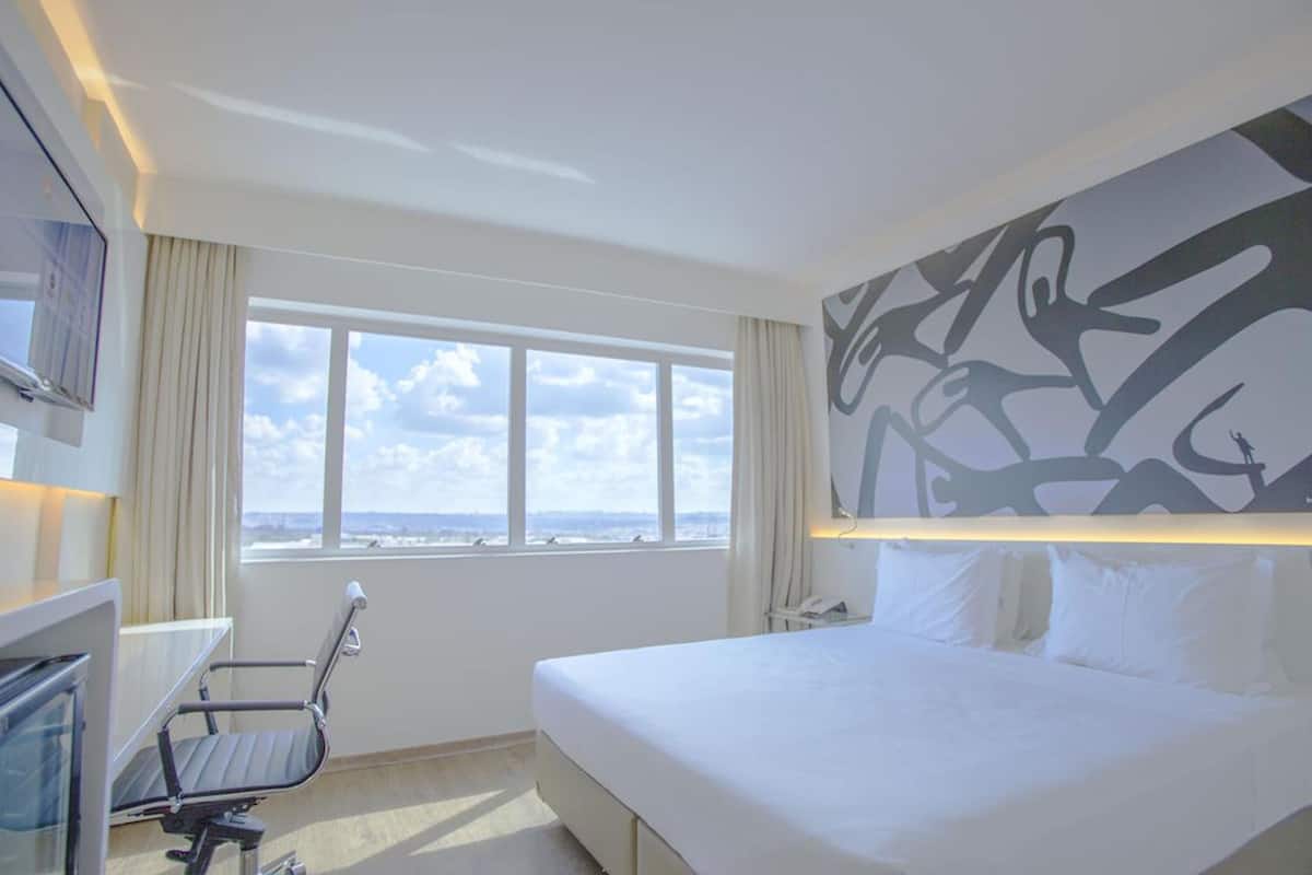 standard apartment, 1 double bed | minibar, in-room safe, blackout curtains, soundproofing