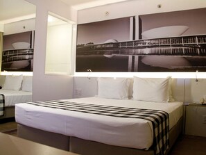 ห้องสวีท, เตียงใหญ่ 2 เตียง | มินิบาร์, ตู้นิรภัยในห้องพัก, ผ้าม่านกันแสง, ห้องเก็บเสียง