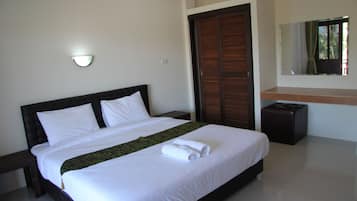 Minibar, in-room safe, desk, free WiFi