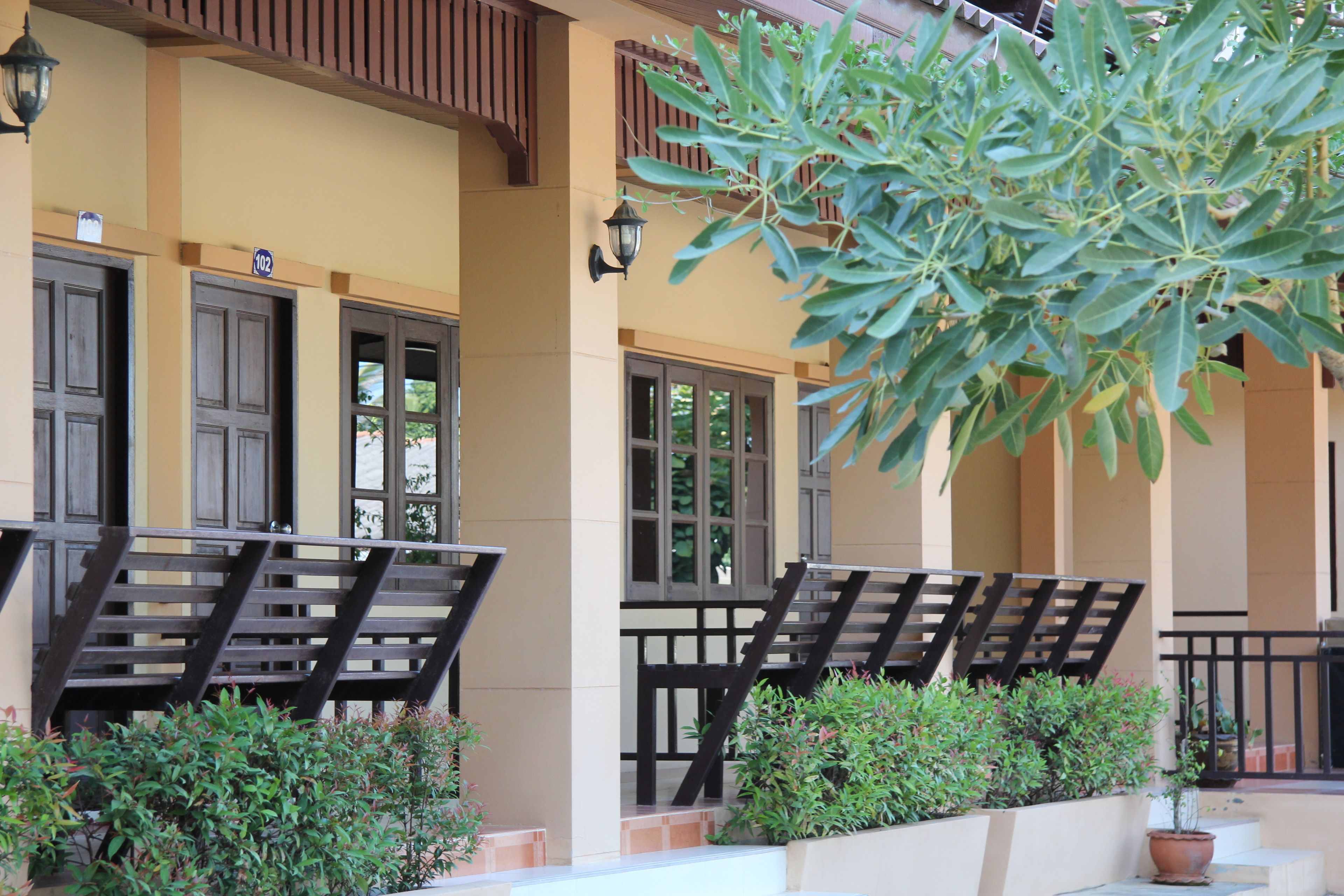 deluxe double room | 1 bedroom, minibar, in-room safe, desk