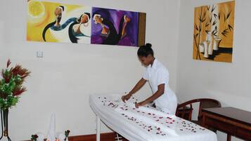 Soins d'aromathérapie, massages suédois, soins de réflexologie