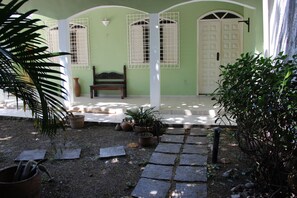 Property entrance - ClubeHostel São Francisco (Niteroi)