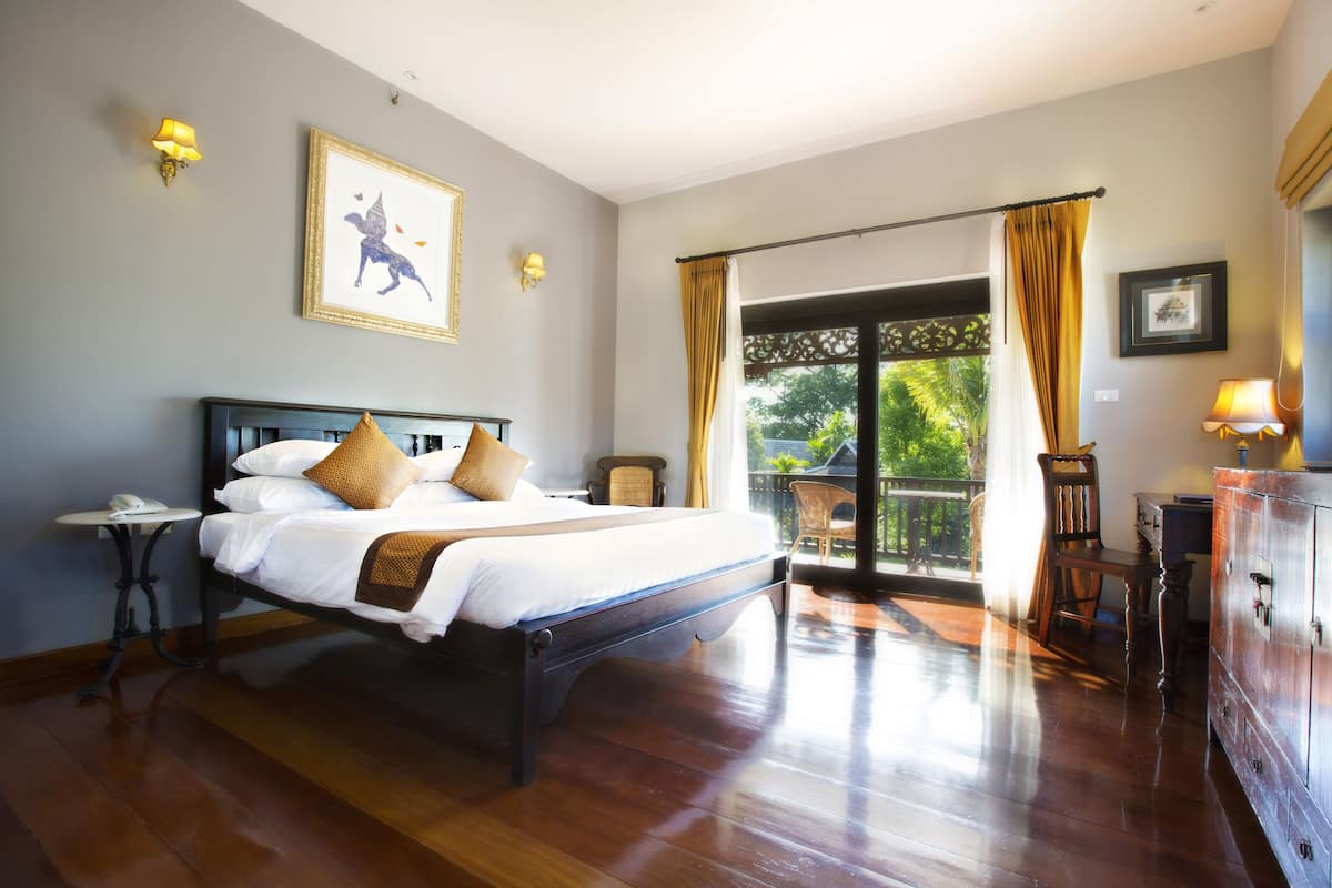 Colonial Room | Premium bedding, minibar (some free items), in-room safe, desk