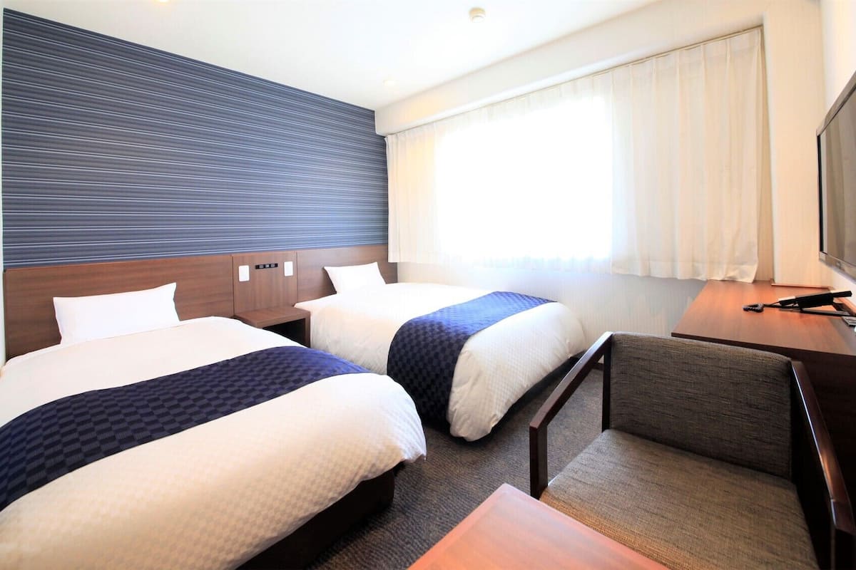 Desk, blackout drapes, free WiFi, bed sheets
