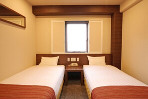 Desk, blackout curtains, free WiFi, bed sheets - Smile Hotel Kawaguchi (Kawaguchi)