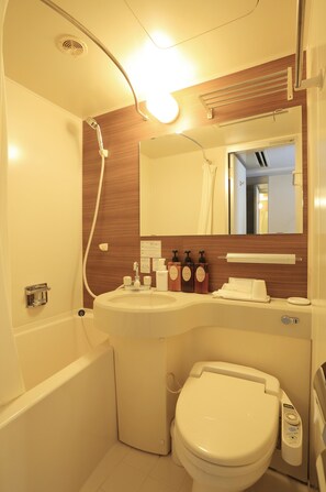 Combined shower/tub, free toiletries, hair dryer, bathrobes - Smile Hotel Kawaguchi (Kawaguchi)