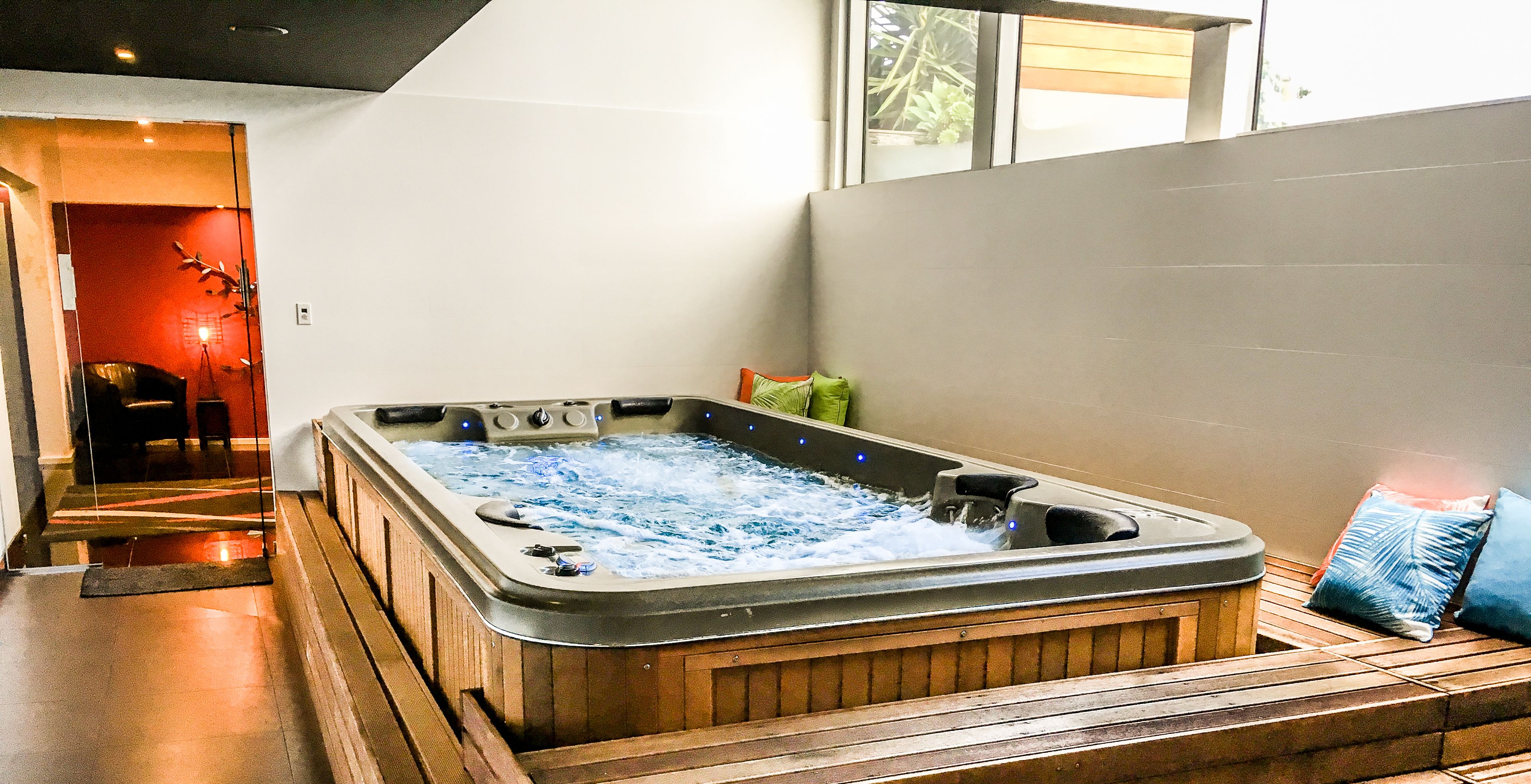 Indoor pool, pool loungers