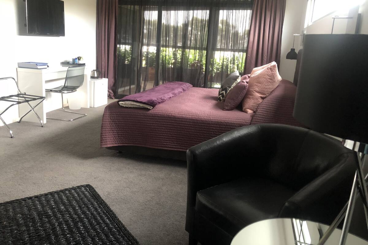 Orion Suite | 1 bedroom, premium bedding, pillowtop beds, minibar