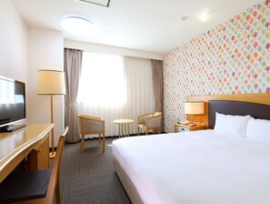 Desk, iron/ironing board, free WiFi, bed sheets