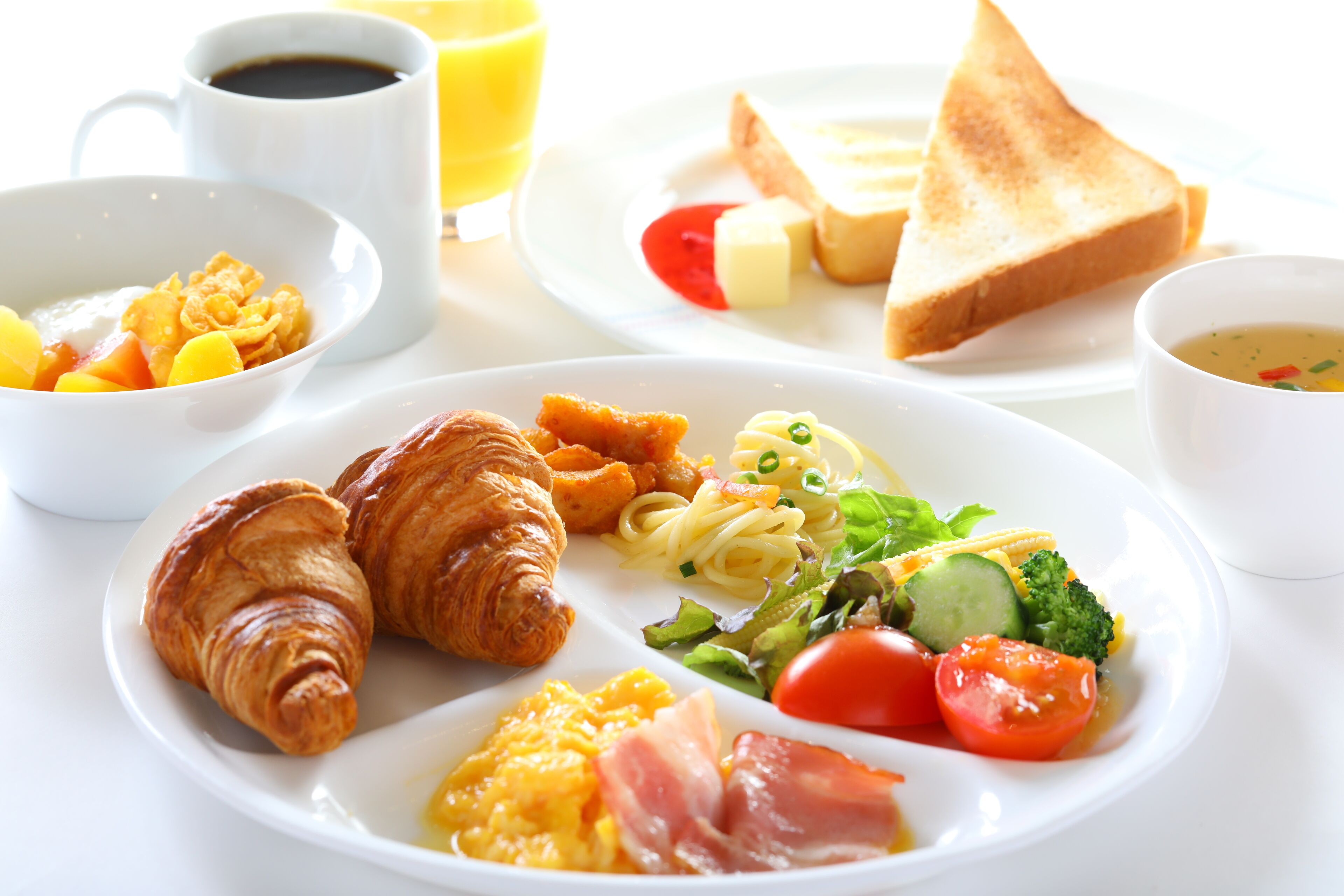 daily buffet breakfast (jpy 1500 per person)