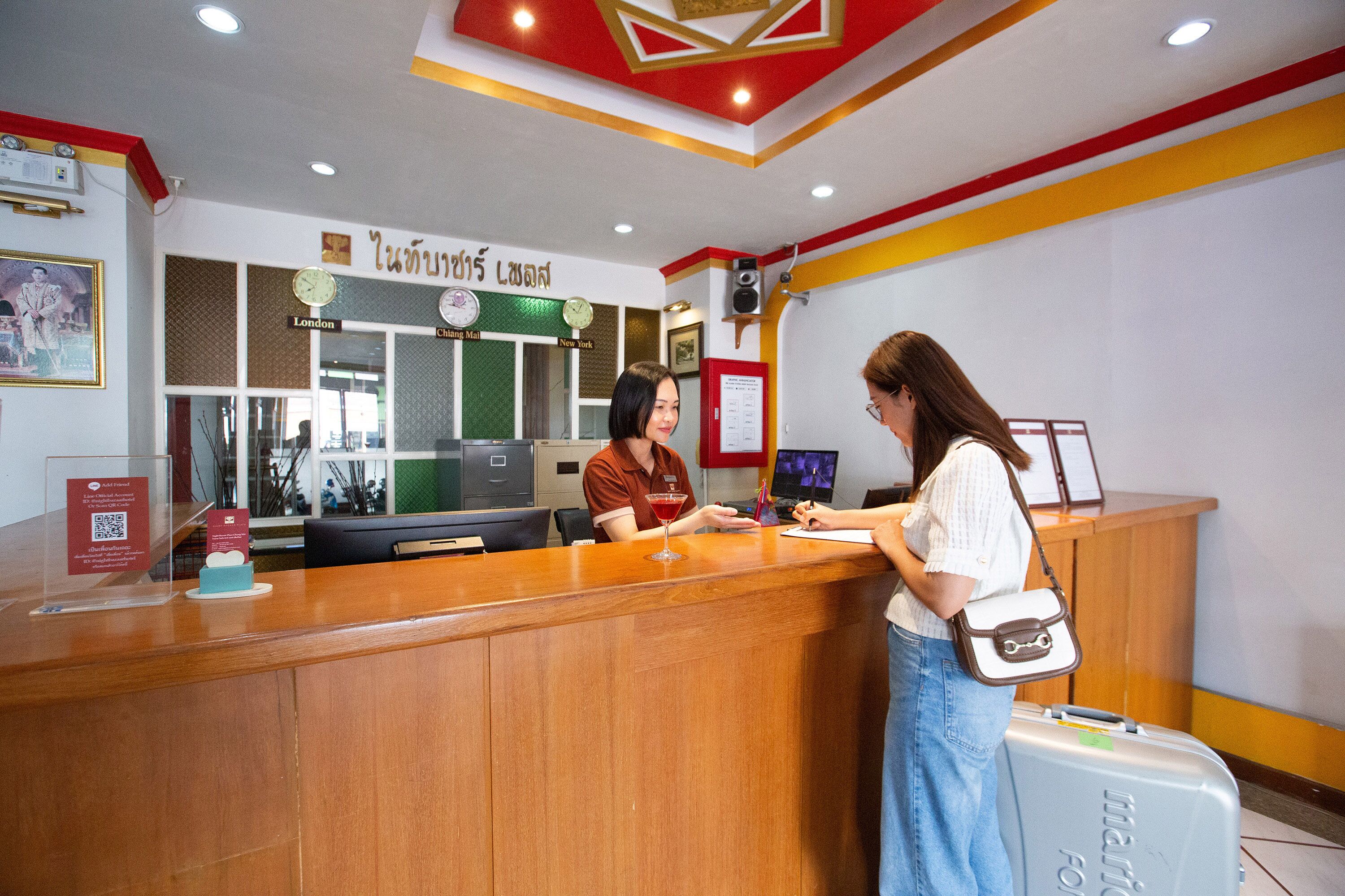 Foto - Night Bazaar Place