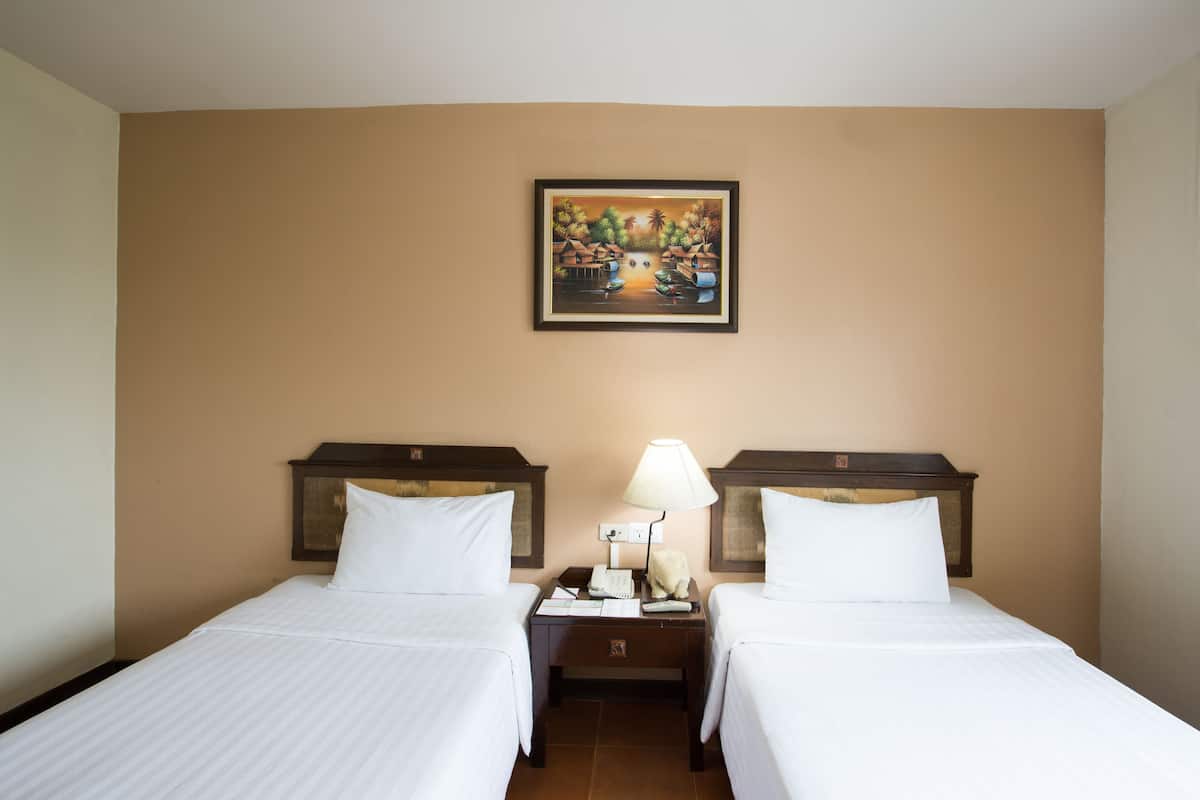 Superior Room | Desk, blackout drapes, free WiFi, bed sheets