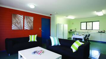Apartment, 6 Bedrooms | Living area