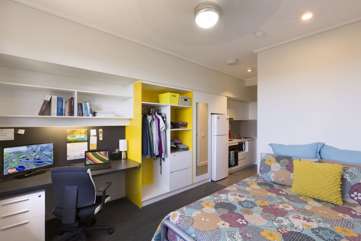 Appartement (Studio) | Een bureau, wifi (toeslag), beddengoed