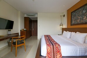 Minibar, in-room safe, desk, free WiFi - Plataran Ubud Hotel & Spa (Ubud)