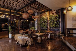 Bar (on property) - Plataran Ubud Hotel & Spa (Ubud)