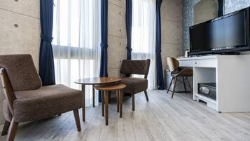 Twin Room | Desk, iron/ironing board, free WiFi, bed sheets