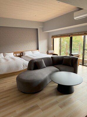 Twin Bedroom with Semi-Open-Air Bath | Down comforters, in-room safe, blackout drapes, free WiFi - Hana No Shizuku (Ureshino)