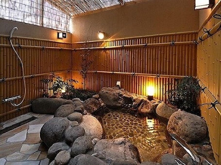 xxxJapanese-Style Twin Room with Open-Air Bath | Spa