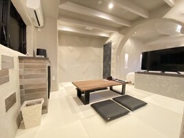 Cave Room with Open-Air Hot Spring Rock Bath