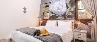 Sixteen Guest House on Main