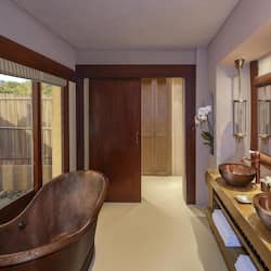 1 bedroom, premium bedding, minibar, in-room safe