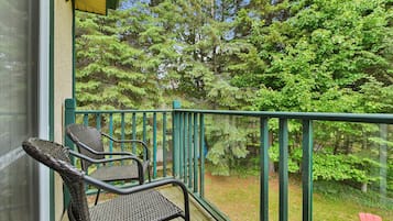 Aiglon 1742, 2 Bedrooms | Terraza o patio