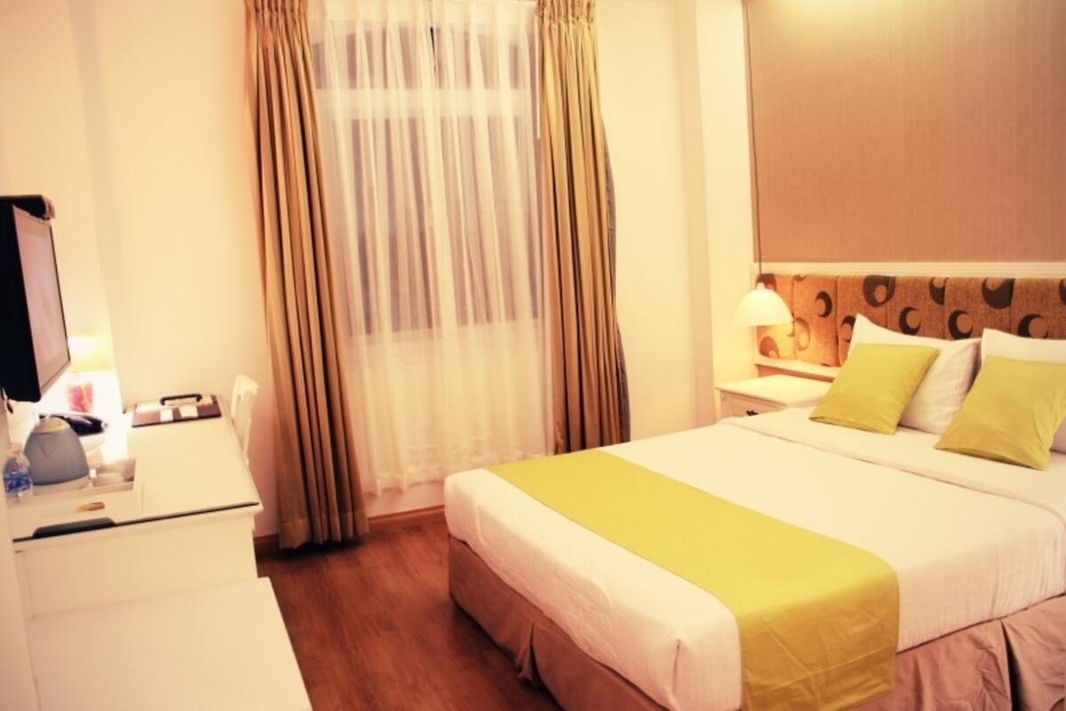 Minibar, coffres-forts dans les chambres, bureau, Wi-Fi gratuit