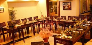 Breakfast, lunch, dinner served; Asian cuisine  - Golden Ant Hotel (Ho Chi Minh City)