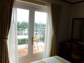 One Bedroom Apartment with Balcony | Näkymä huoneesta