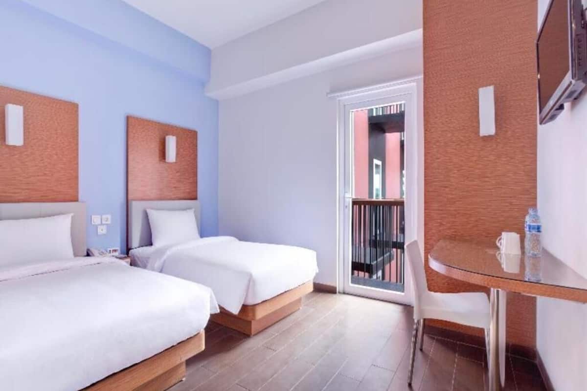 In-room safe, desk, free WiFi, bed sheets