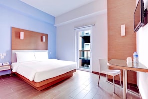 In-room safe, desk, free WiFi, bed sheets - Amaris Hotel Pratama Nusa Dua (Nusa Dua)