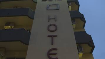 ์๋ฐ ์์ค ์ ๋ฉด - ์ ๋
/๋ฐค