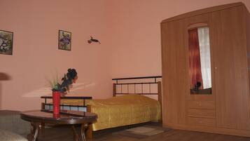 Apartment, 1 Bedroom | Cribs/infant beds, rollaway beds, free WiFi