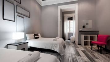 Quadruple Room | In-room safe, iron/ironing board, free WiFi