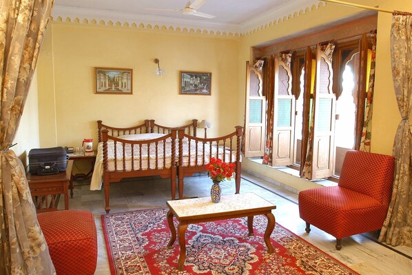 Cots/infant beds, rollaway beds, free WiFi