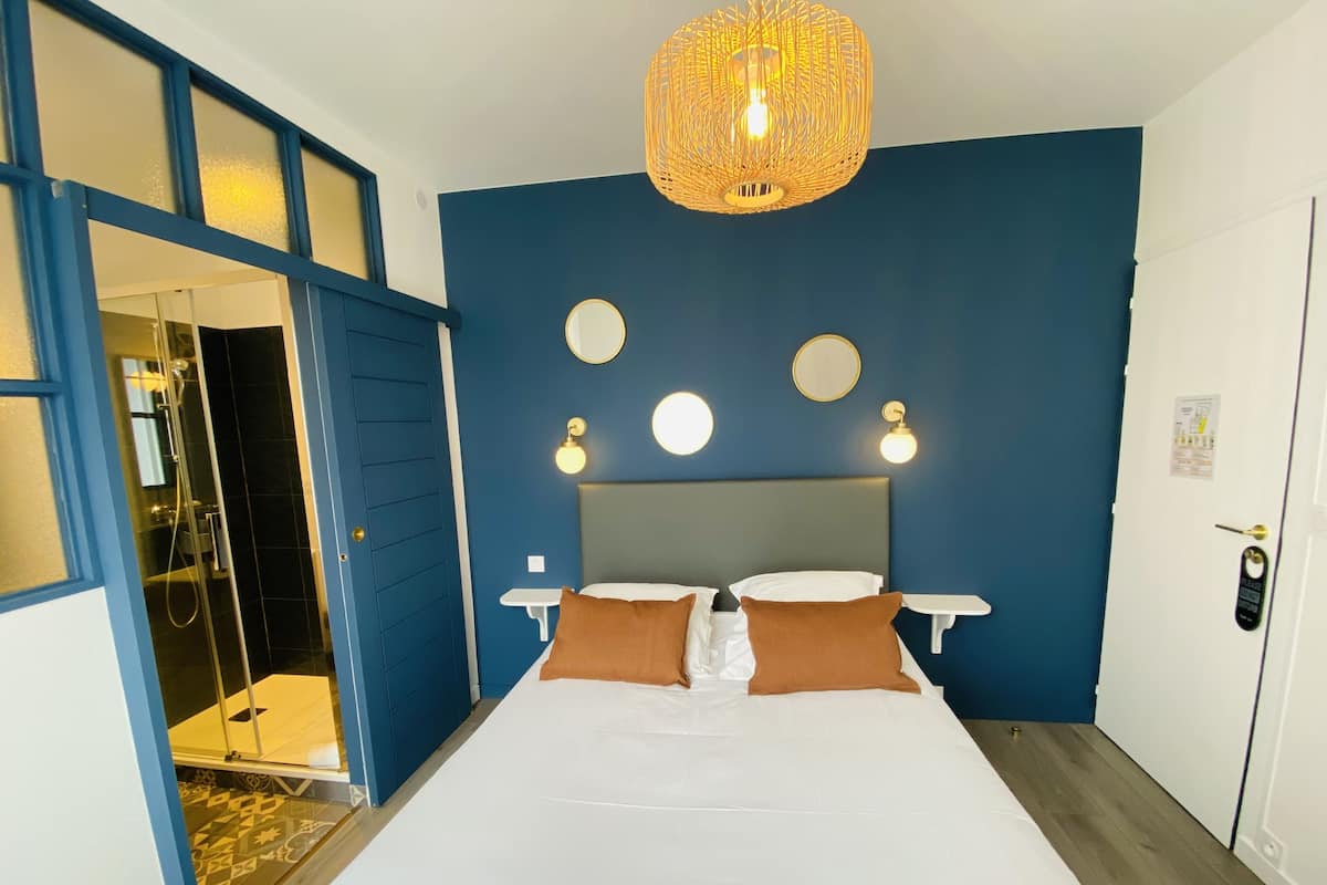 Comfort Üç Kişilik Oda | Kaliteli yatak takımı, ayrı ayrı dekore edilmiş, ayrı ayrı döşenmiş