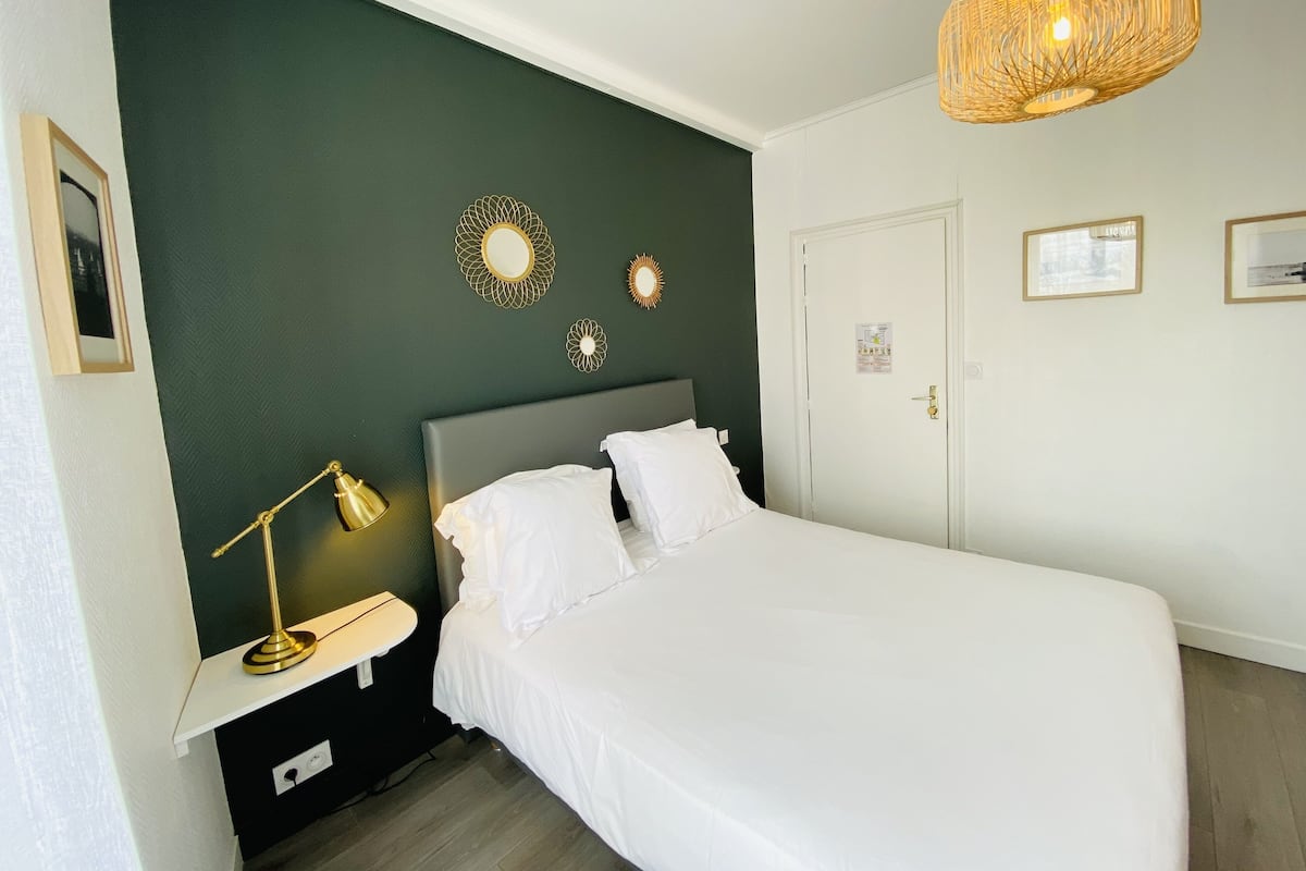 Standaard tweepersoonskamer | Luxe beddengoed, individueel gedecoreerd, individueel gemeubileerd