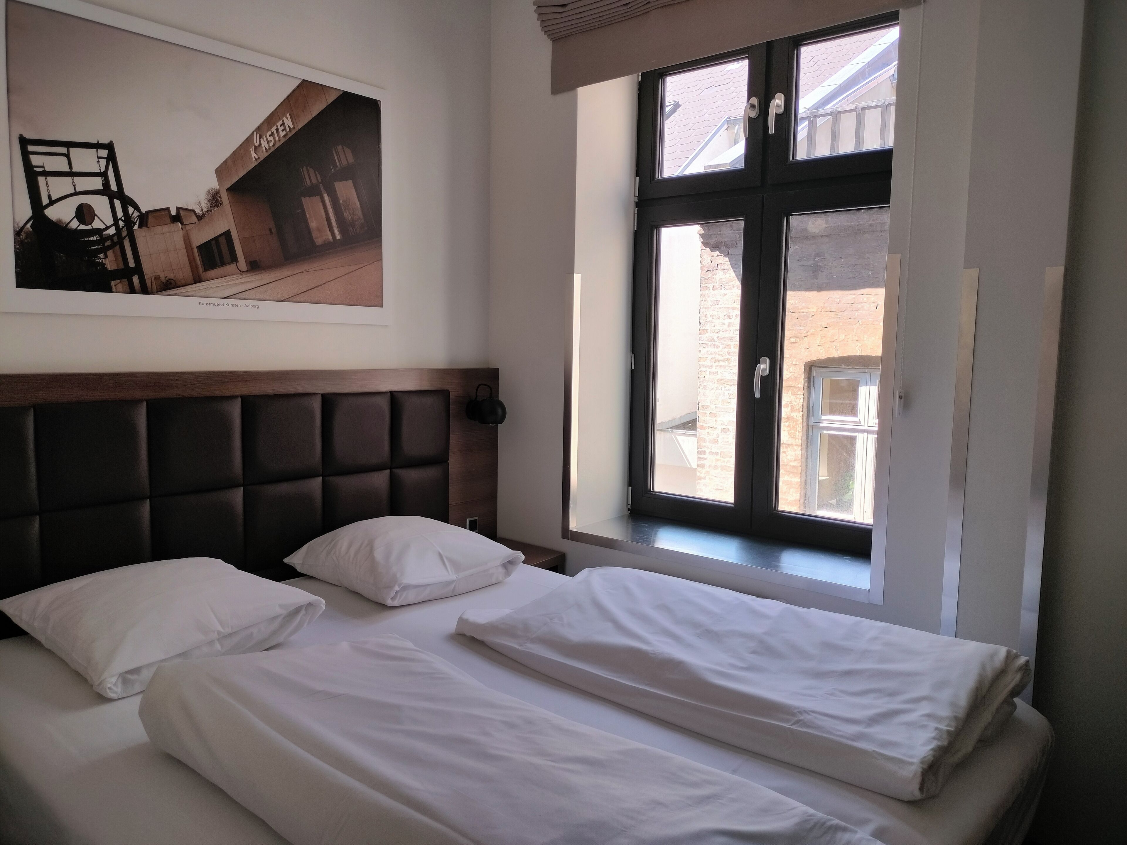 standard double room | desk, blackout curtains, soundproofing, iron/ironing board