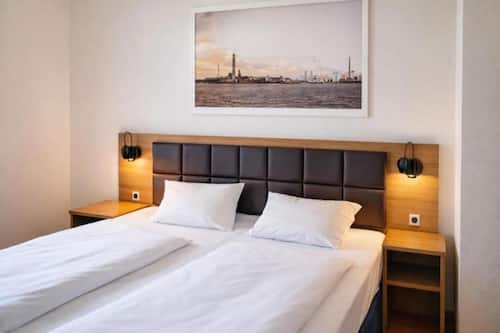 Premium Double Room | Bureau, rideaux d’obscurcissement, système d’insonorisation