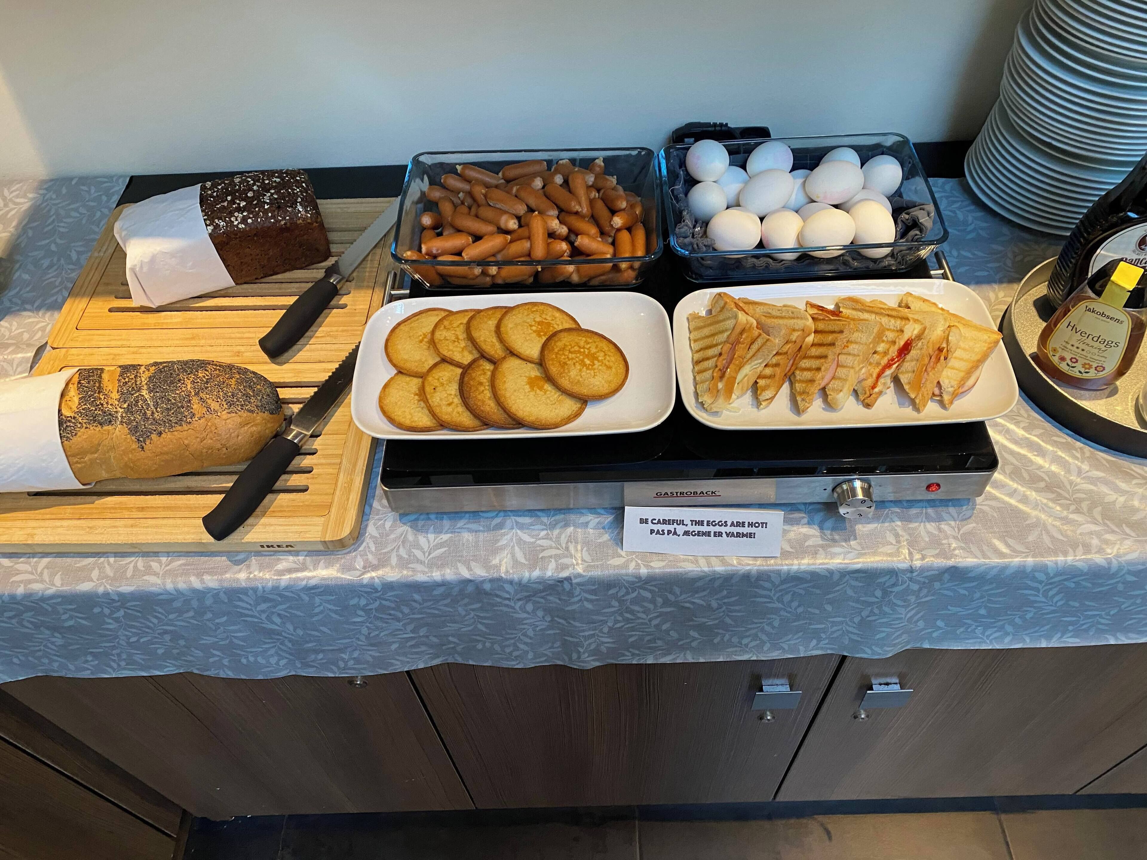Se ofrece un desayuno bufé todos los días (por un coste adicional)