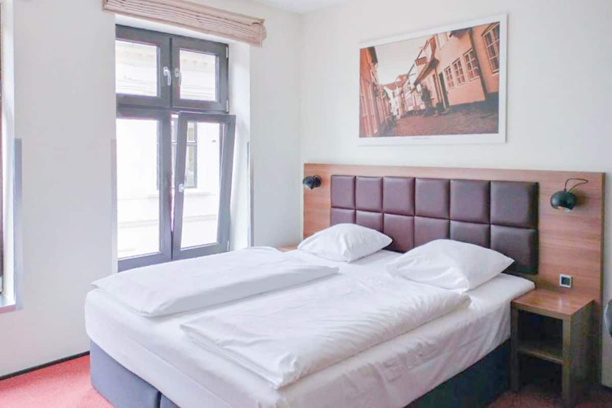 Habitación doble estándar | Escritorio, cortinas blackout y insonorización