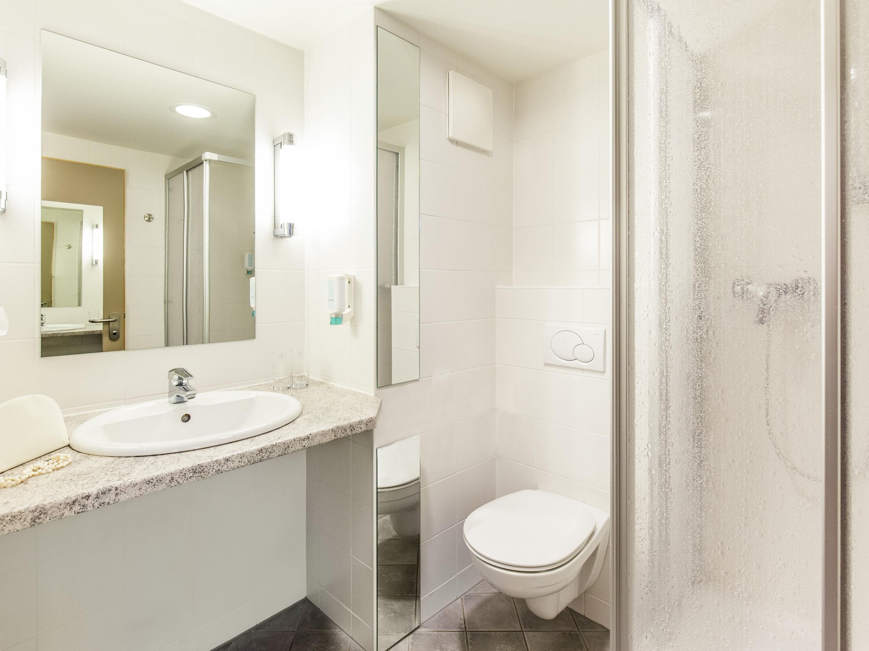 superior room, 1 queen bed, lake view | desk, soundproofing, free cots/infant beds, free wifi