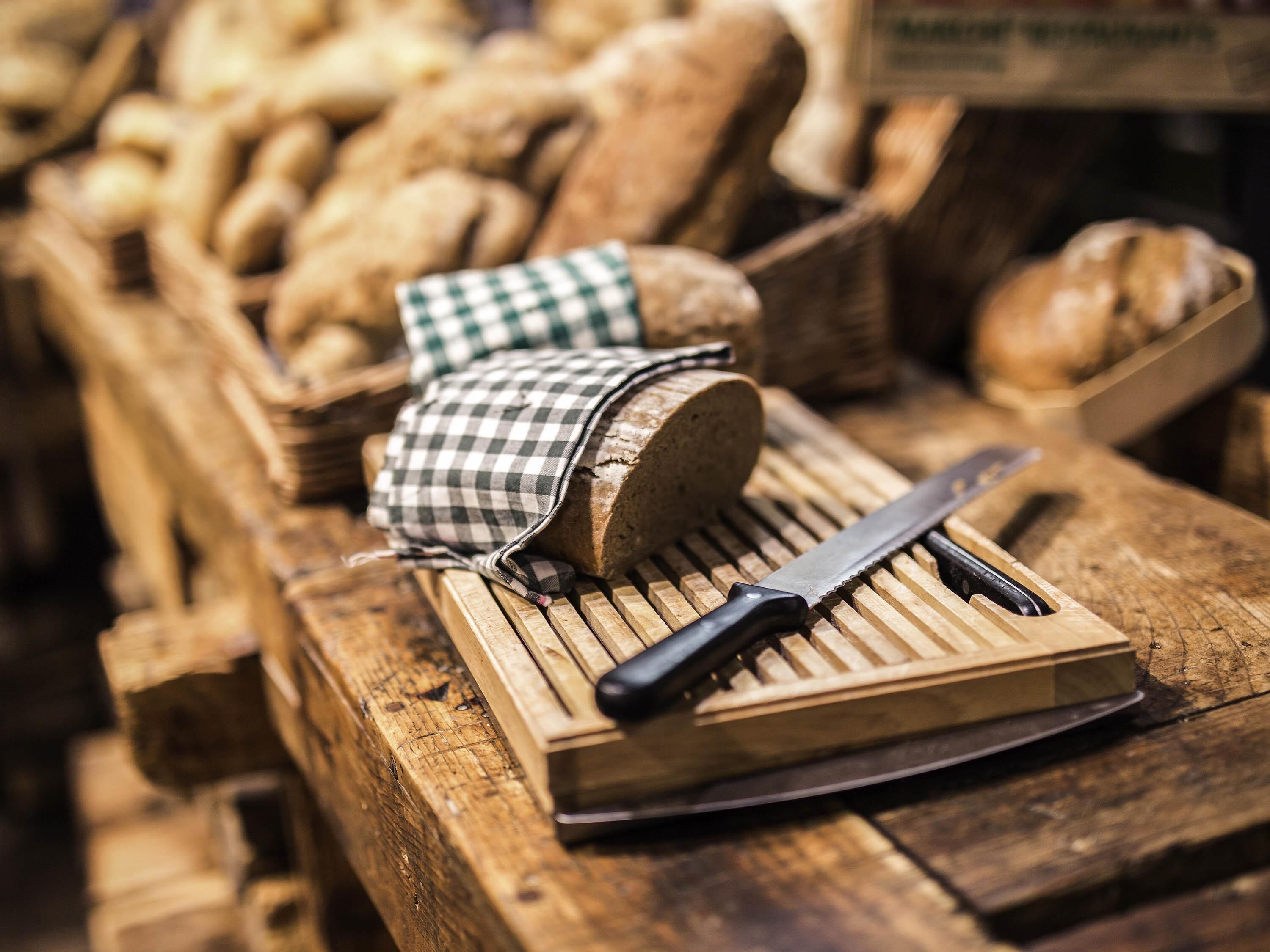 daily buffet breakfast (eur 22.90 per person)