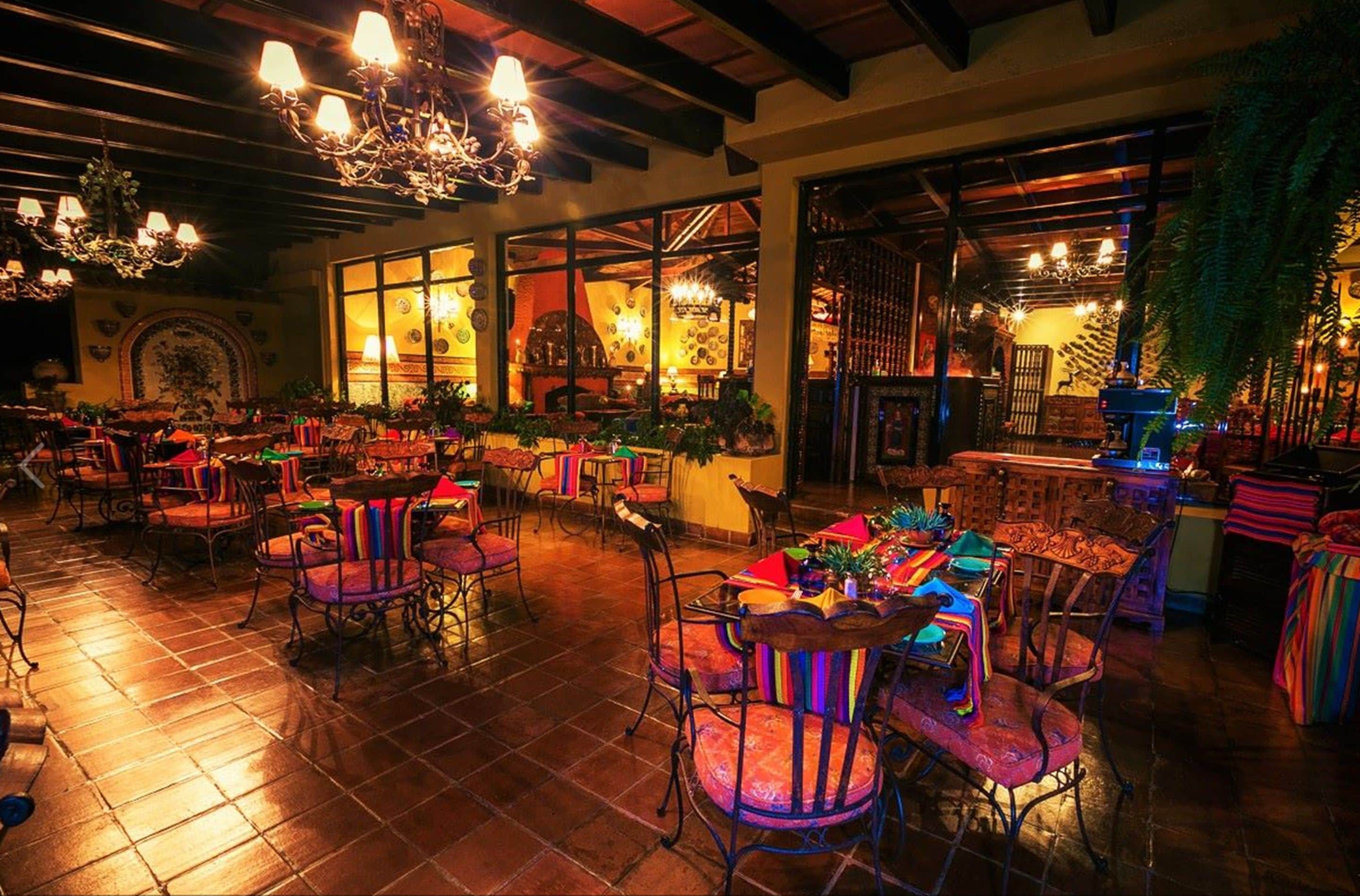 breakfast, lunch, dinner served; international cuisine